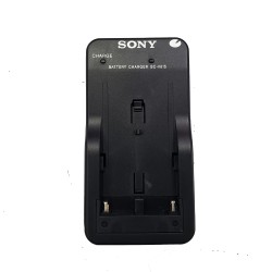 Sony BC-V615 Battery Charger for NP-F970, NP-F770, and NP-F550 batteries Sony BC-V615 Battery Charger for NP-F970, NP-F770, and NP-F550 batteries